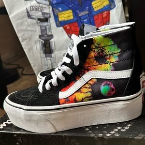 NWT! VANS SK8-Hi platform classic sneakers